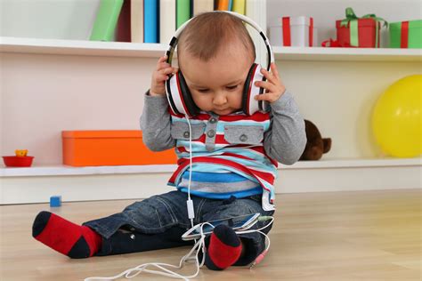 Can 1 year old listen to music?