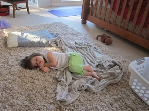 Can 1 year old sleep on mattress on floor?