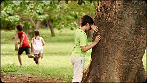 Can 1 year olds play hide and seek?