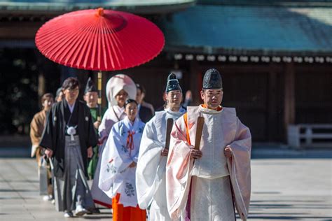 Can 3 people get married in Japan?