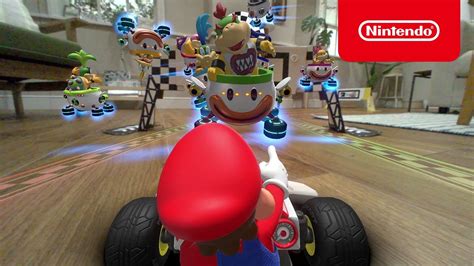 Can 3 people play Mario Kart on switch?