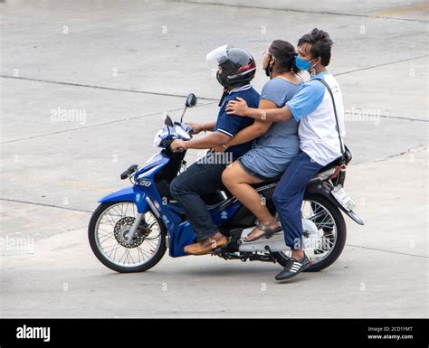 Can 3 people ride on motorcycle?