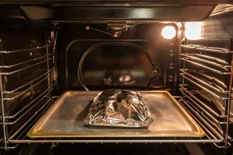 Can Aluminium foil be used for steaming?