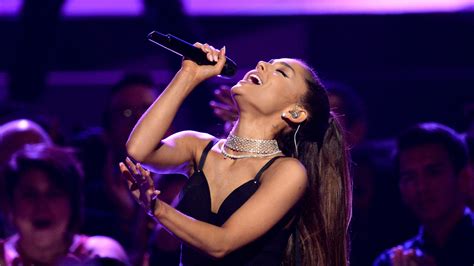 Can Ariana Grande sing soprano?
