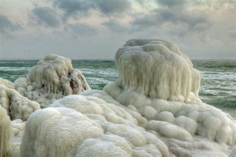 Can Black Sea freeze?