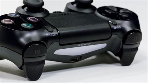 Can DualShock 4 be used wired?