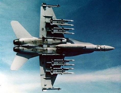 Can F-18 carry nukes?