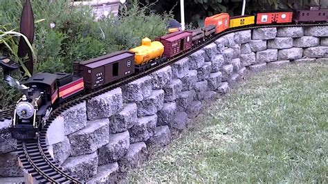 Can G scale trains run outside?