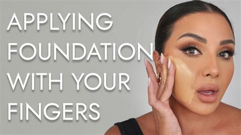 Can I apply foundation with fingers?