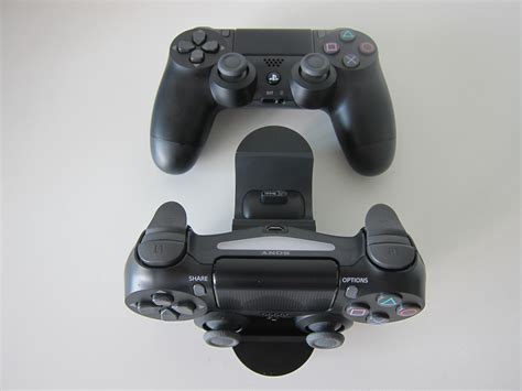 Can I charge DualShock 4 on PC?