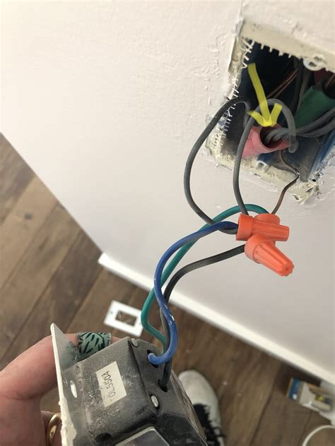 Can I connect two black wires?