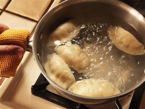 Can I cook dumplings in boiling water?