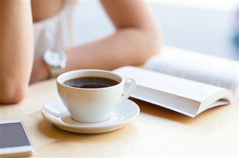 Can I drink coffee while detoxing?