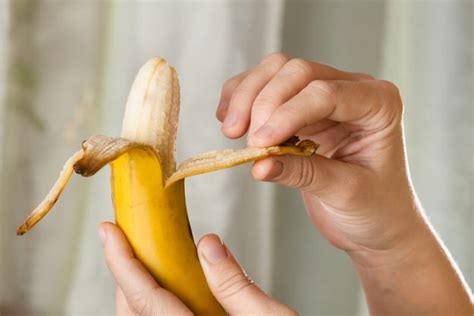 Can I eat banana peel?