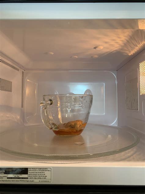 Can I heat up honey in the microwave?