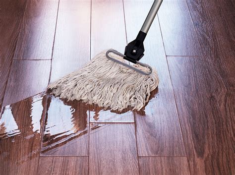Can I mop vinyl plank flooring?