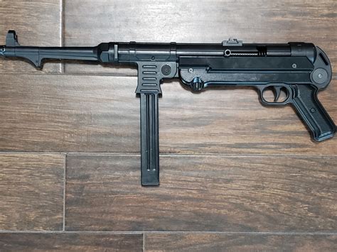 Can I own a MP40 in Texas?