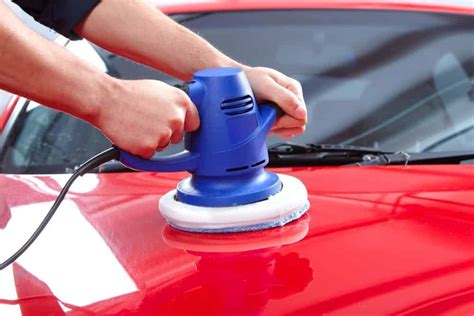 Can I polish a wet car?
