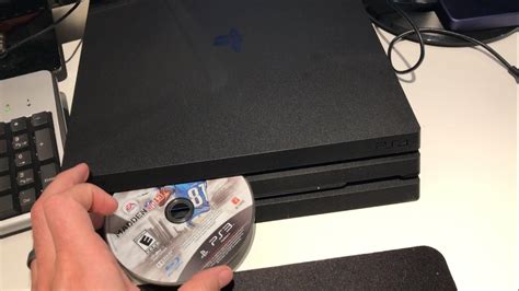 Can I put PS3 disc in PS4?