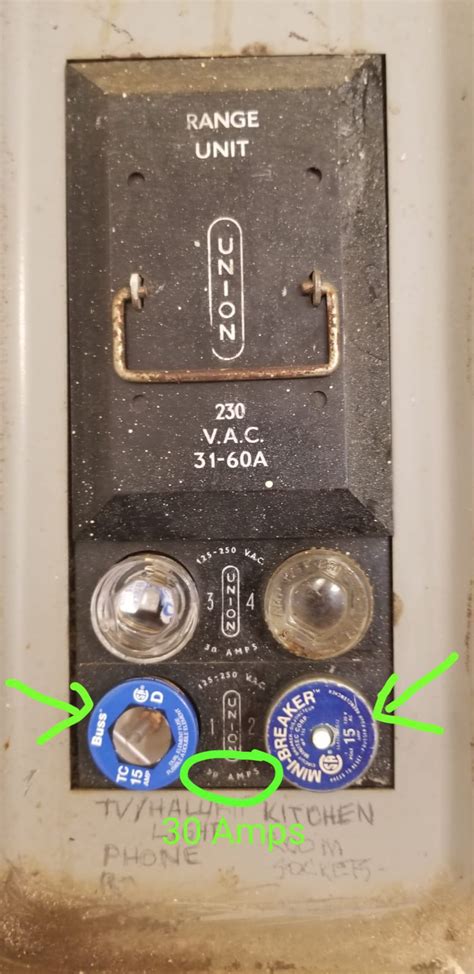 Can I put a 10 amp fuse in a 15 amp slot?