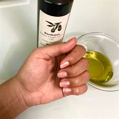 Can I put extra virgin olive oil on my nails?