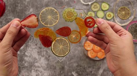 Can I put fresh fruit in resin?