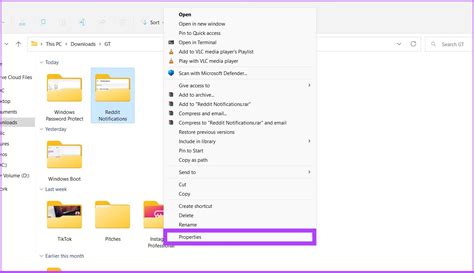 Can I put password on a folder in Windows 11?
