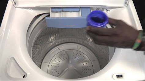 Can I put vinegar in my washing machine detergent dispenser?
