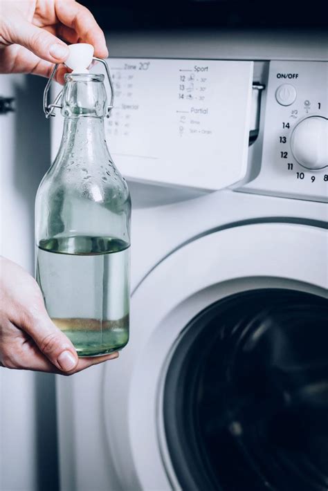 Can I put vinegar in my washing machine with clothes?