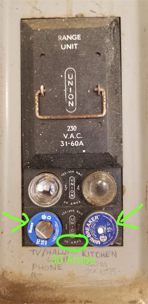 Can I replace a 20 amp fuse with a 15 amp fuse in microwave?