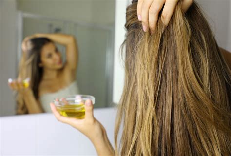 Can I sleep with olive oil in my hair?