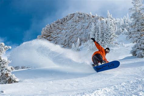 Can I snowboard in Maine?