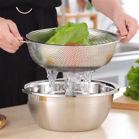 Can I use a sieve instead of a colander?