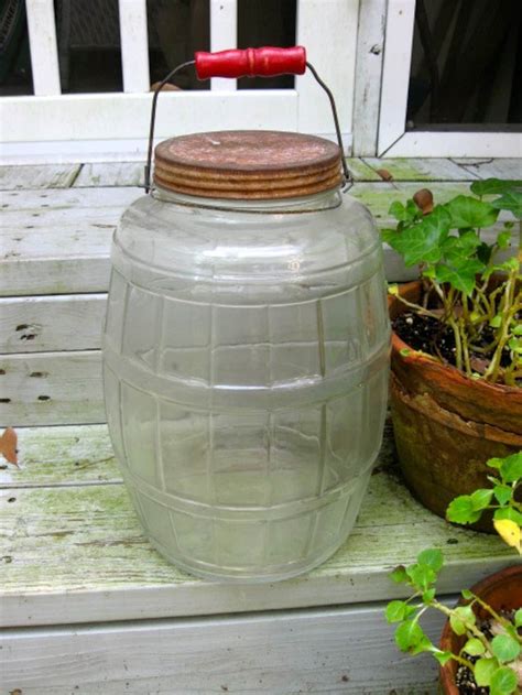 Can I use an old pickle jar?