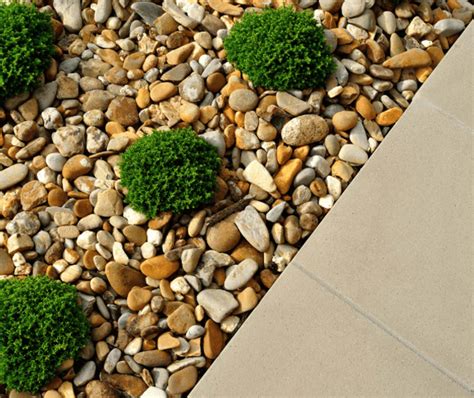 Can I use gravel instead of concrete?