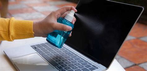 Can I use isopropyl alcohol to clean laptop?