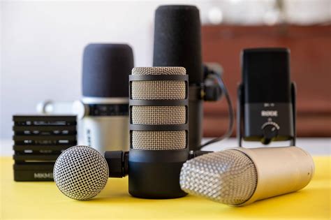 Can I use two microphones simultaneously?