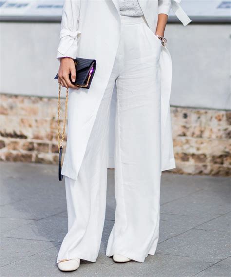 Can I wear flat shoes with wide leg pants?
