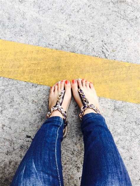 Can I wear jeans to a pedicure?