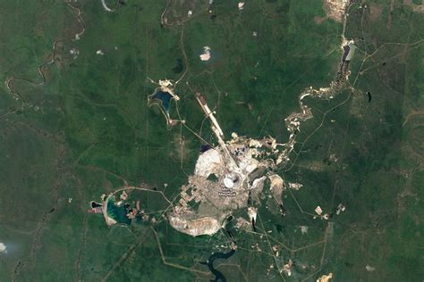 Can Mirny mine be seen from space?