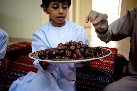 Can Muslims eat cake?