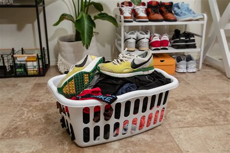 Can Nikes go in the washing machine?
