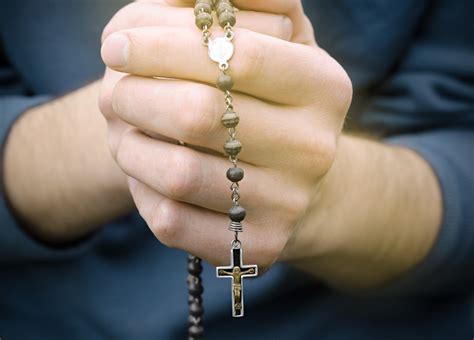 Can Protestants wear a rosary?