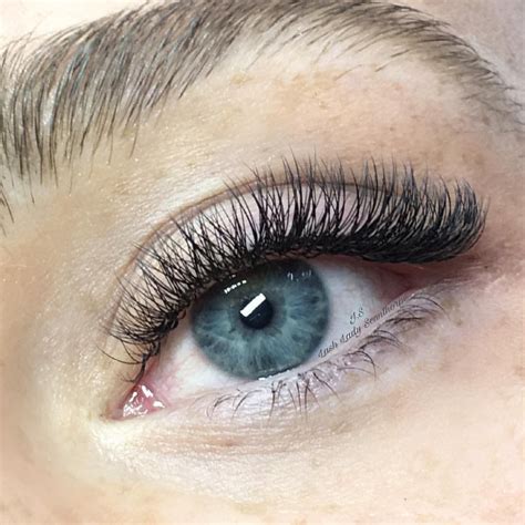 Can Russian lashes look natural?