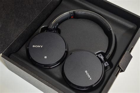 Can Sony headphones connect to 2 devices?