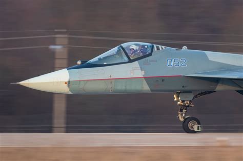 Can Su-57 beat f16?