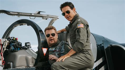 Can Tom Cruise fly a jet?