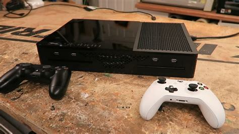 Can Xbox S and Xbox One play together?