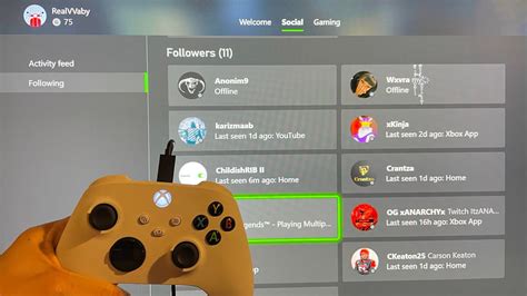 Can Xbox followers see when you're online?
