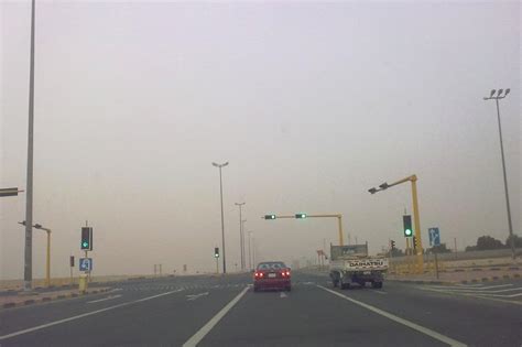 Can a 17 year old drive in Kuwait?